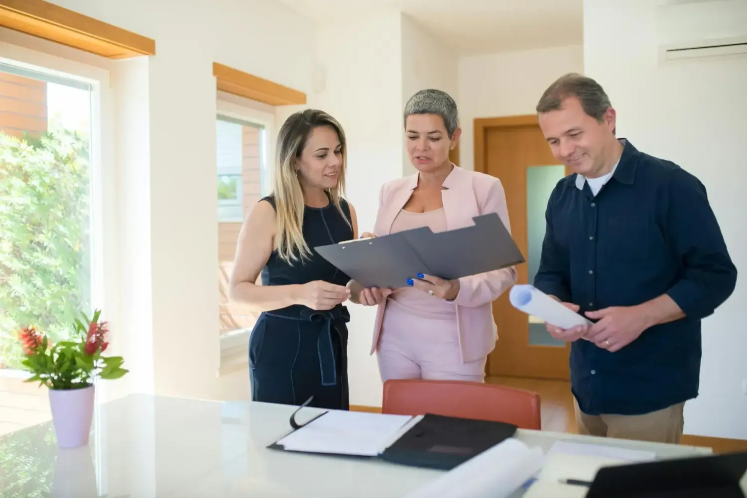 FÜR IMMOBILIENVERKÄUFER FÜR IMMOBILIENKÄUFER FÜR IMMOBILIENVERMIETE
