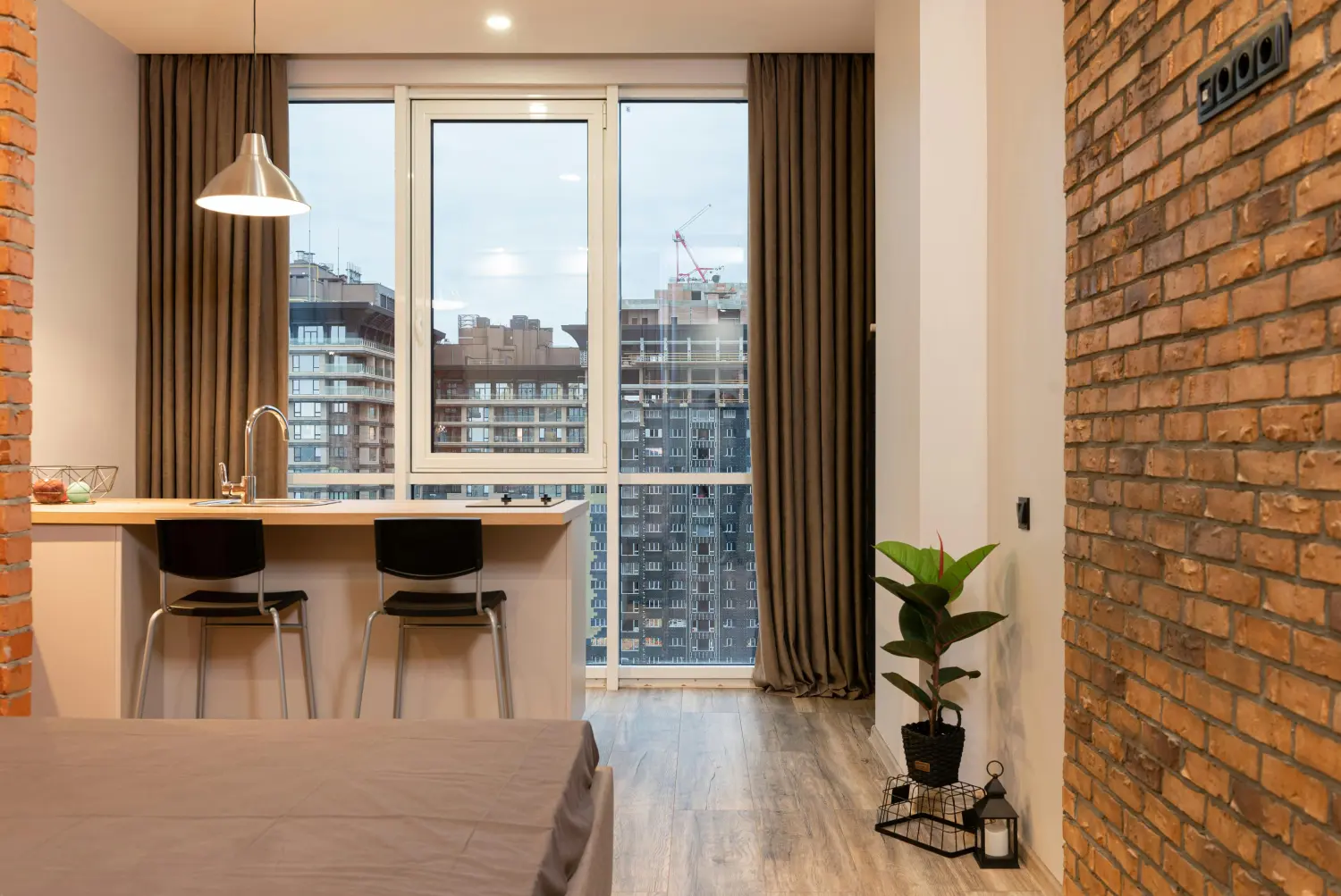 FÜR IMMOBILIENVERKÄUFER FÜR IMMOBILIENKÄUFER FÜR IMMOBILIENVERMIETE